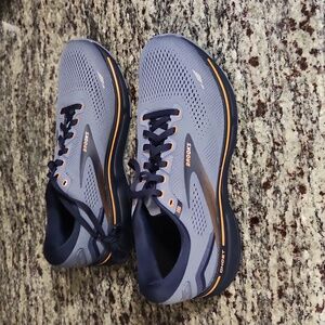 Brooks Ghost 15